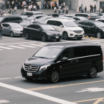 綠燈可以左轉嗎？通常可以但要禮讓直行車與行人
